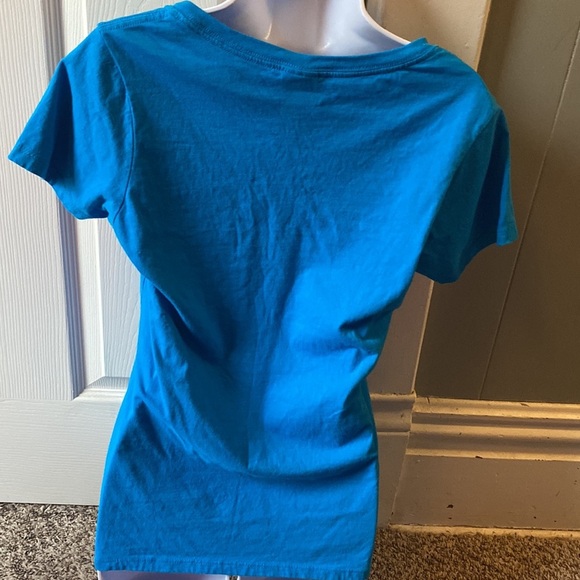 Mommy shark tee shirt NWOT - Picture 4 of 4